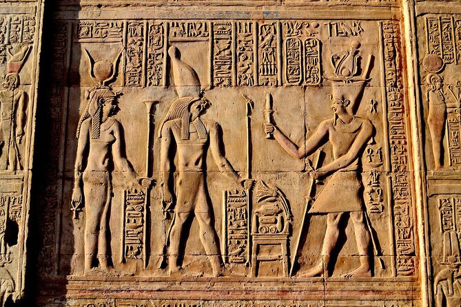 2-Night Nile Cruise to Aswan from Luxor with Hot Air Balloon ride - Day 2 Edfu and Kom Ombo: temples that reward close attention