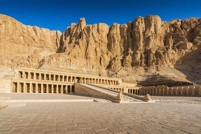 4-Days Nile Cruise with Hot Air Balloon from Hurghada - Edfu by horse-drawn carriage, then Kom Ombo: two temples with different vibes on Day 3