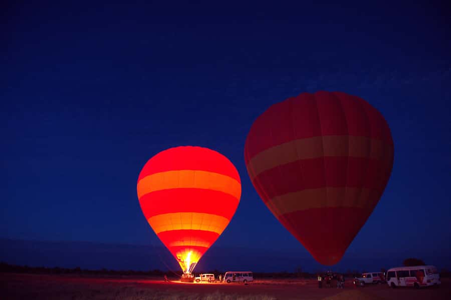 Alice Springs: Early Morning Hot Air Balloon Flight - The early pickup that sets the whole tone