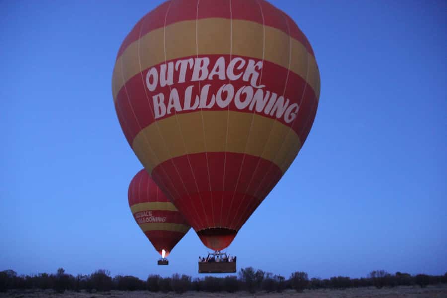 Alice Springs: Early Morning Hot Air Balloon Flight - 30 minutes vs 60 minutes: which option fits your pace?