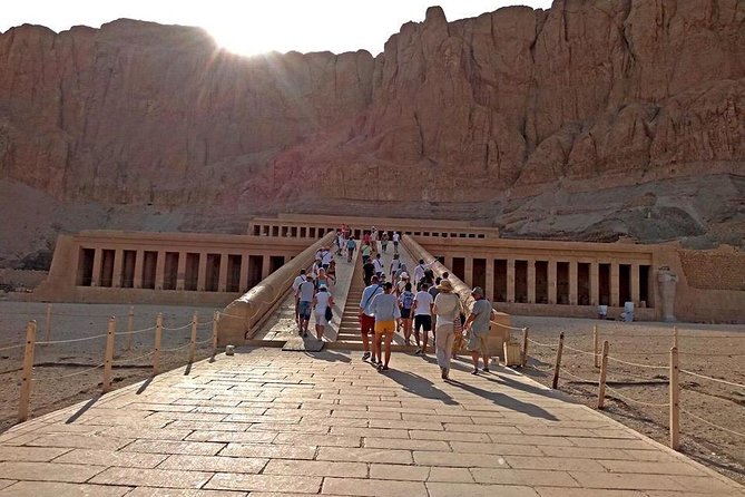 Amazing Hot Air Balloon,Valley of the kings,Hatshepsut temple in Luxor - Colossi of Memnon: The Two Giants and Their Photo Appeal