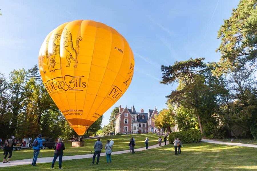 Amboise Hot-Air Balloon Sunrise Ride over the Loire Valley - Should you book Amboise Montgolfière Balloon Revolution?