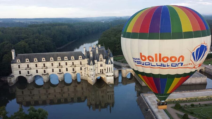 Amboise Hot-Air Balloon Sunset Ride over the Loire Valley - Meeting Up by l’Ile d’Or and Getting to the Launch Site