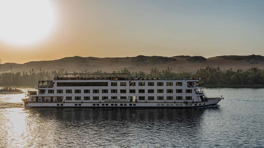Aswan: 4-Day Egypt Private Tour with Nile Cruise, Balloon - Day 2 at Abu Simbel Dawn, then Kom Ombo on the Nile