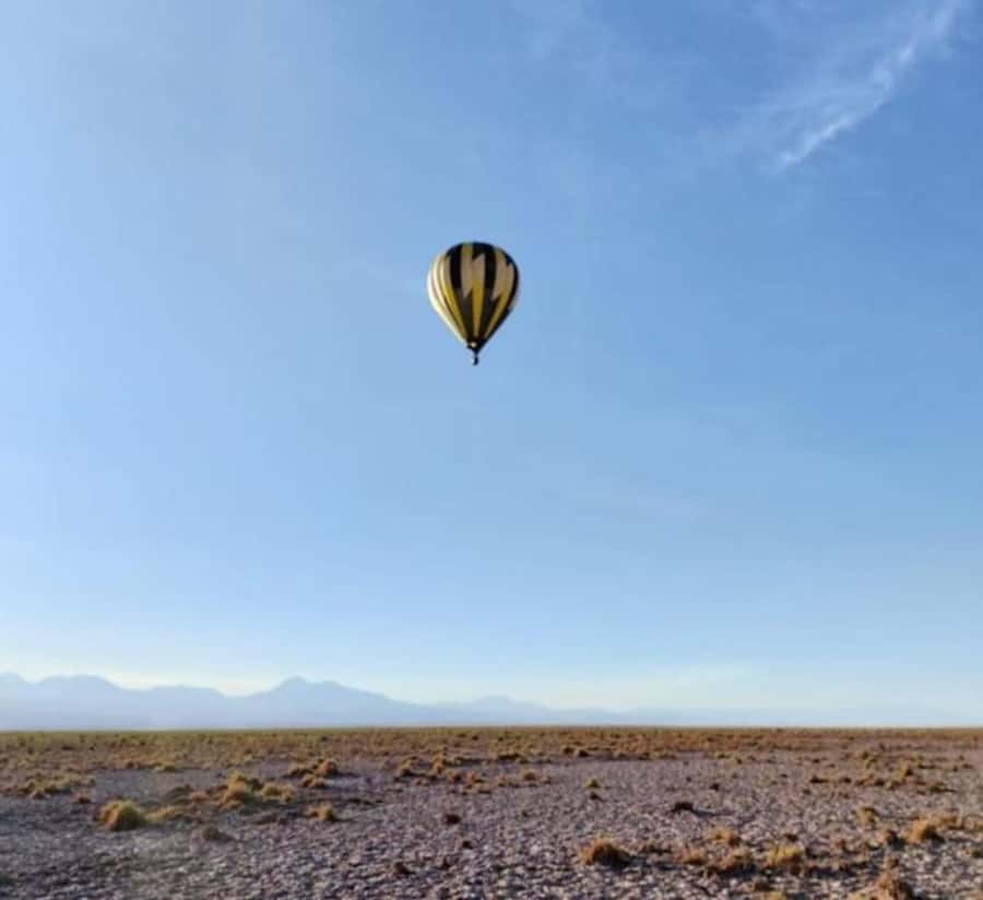 Atacama: San Pedro de Atacama Sunrise Hot Air Balloon Ride - San Pedro de Atacama pickup and the 4WD drive to the launch area