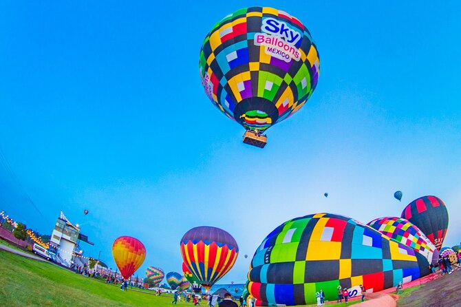 Balloon adventure: transfer+breakfast in the cave+guided pyramids - Landing at 8:00am: toast with the pilot and your flight certificate