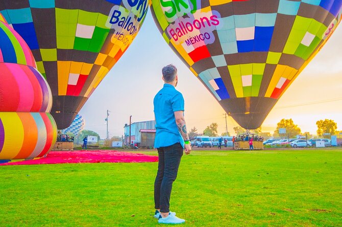 Balloon adventure: transfer+breakfast in the cave+guided pyramids - Breakfast in Restaurant La Cueva at 8:40am: the real atmosphere play