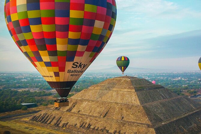 Balloon adventure: transfer+breakfast in the cave+guided pyramids - Price and what $242.10 buys you (and what to watch for)