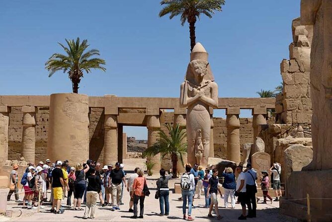 Balloon, East Bank, West Bank, and Valley of the Queens in Luxor - Colossi of Memnon: fast stop, big impact