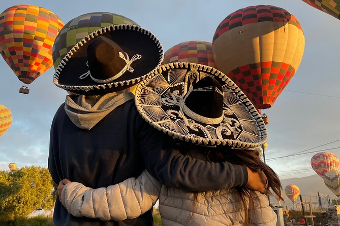 Balloon Flight and Teotihuacan Tour w/Breakfast from Mexico City - La Gruta or La Cueva Breakfast Inside a Cave