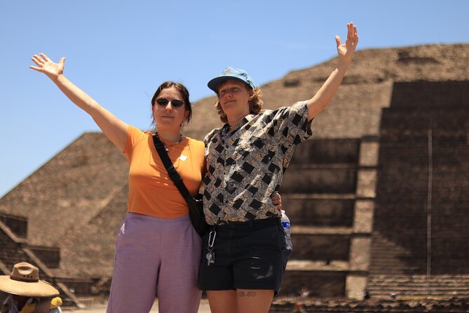 Balloon Flight and Tour in Teotihuacán from Mexico City - Tlalocan artisans and mezcal tasting: culture stop with a sales edge