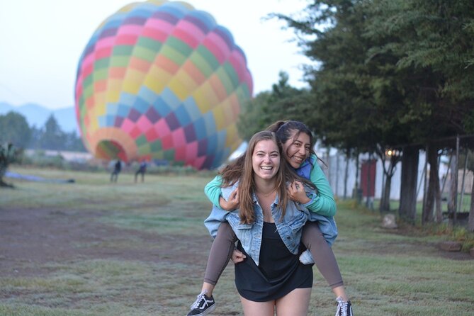 Balloon Flight + Breakfast in a cave + Pick up CDMX + Pyramids - Balloon flight rules in Teotihuacán: how close you get to the pyramids