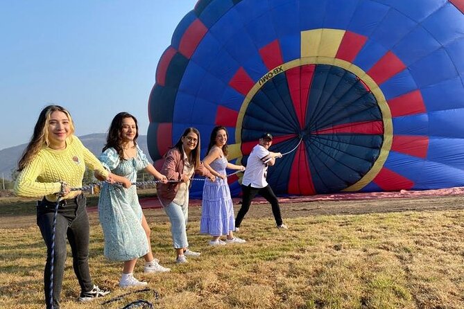 Balloon Flight + Breakfast in a cave + Pick up CDMX + Pyramids - The pulque, tequila, maguey, and obsidian stop: small education, real flavor
