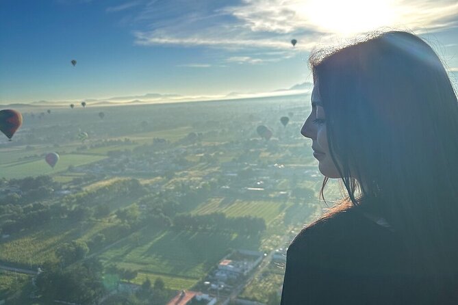 Balloon flight + Breakfast in cave + Pyramids + Pick up CDMX. - Key highlights at a glance