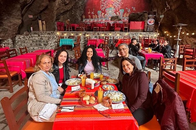 Balloon flight + Breakfast in cave + Pyramids + Pick up CDMX. - Mexico City pickup: where you meet, how fast you must be ready