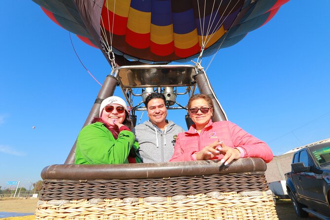 Balloon flight + Breakfast + Pyramids + Transportation (Optional) - Your pyramid visit after the flight: Sun, Moon, and the Avenue of the Dead