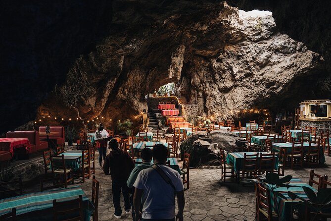 Balloon Flight + Cave Breakfast + Pick Up from CDMX or We Fly - The balloon flight: shared baskets, solid safety, and no pyramid guarantee