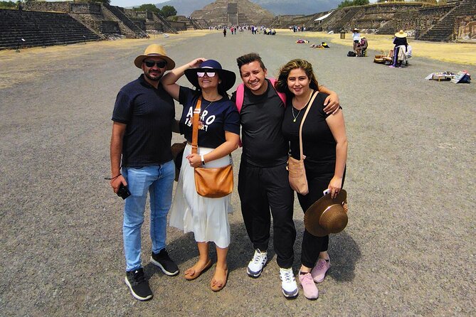 Balloon flight experience to Teotihuacan Pyramids - The culture stop: tequila, mezcal, pulque tasting and the maguey talk