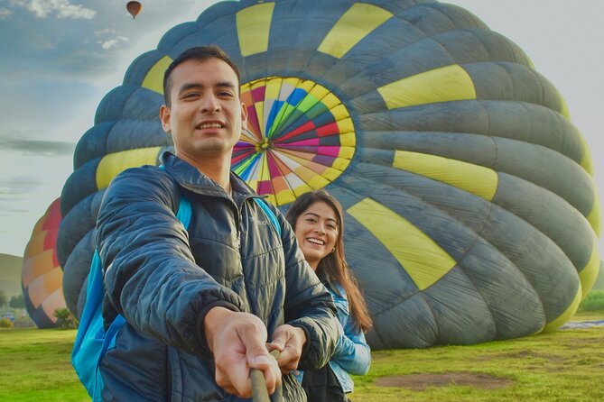 Balloon flight + pick up in CDMX + Breakfast in Cave + Pyramids - CDMX pickup and the pre-flight stretch (when you’re still half-asleep)