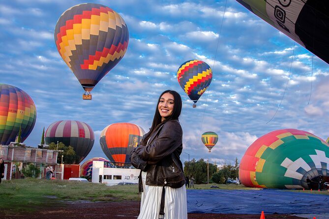 Balloon flight + pick up in CDMX + Breakfast in Cave + Teotihuacan - Landing, Toasting, and Head First to La Cueva
