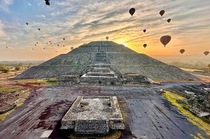 Balloon flight Teotihuacan, Breakfast in a cave Pick up in CDMX - Weather dependence and how to plan around it