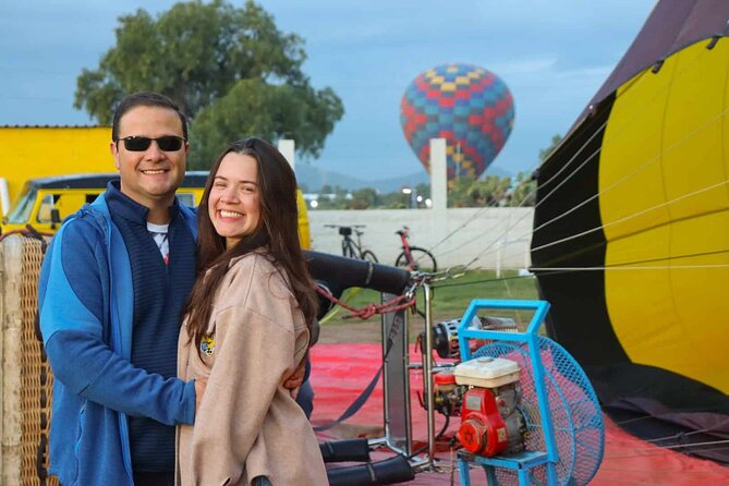 Balloon flight Teotihuacan, Breakfast in a cave Pick up in CDMX - Hot air balloon flight over Teotihuacán for about 40 minutes