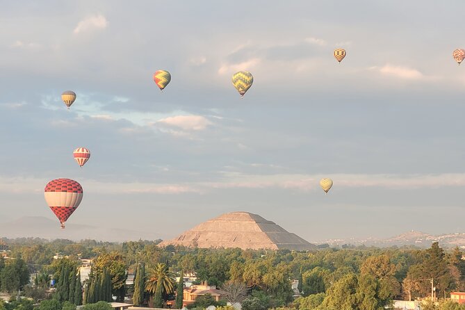 Balloon flight + Transportation + Breakfast in Cave or buffet + Pyramids - Transportation and timing: you’ll want this kind of structure
