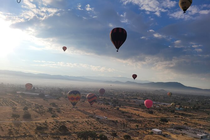 Balloon flight + Transportation + Breakfast in Cave or buffet + Pyramids - Stop 4: Teotihuacán archaeological zone walk (and what costs extra)