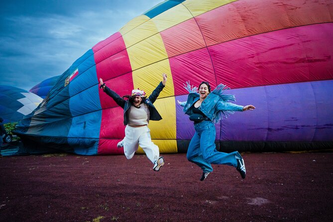 Balloon Flight with Breakfast in a Natural Cave and Transportation from CDMX - Teotihuacán Craft Workshop: Obsidian, Maguey, and Local Drinks