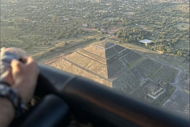 Balloon flight with breakfast in Cave and Pyramids tour from CDMX - Mezcal and tequila liqueurs in San Martín de las Pirámides