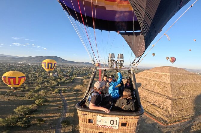 Balloon flight with breakfast in Cave and Pyramids tour from CDMX - The day’s friction points: waiting, sales stops, and split schedules