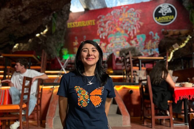 Balloon Flight with Breakfast in Cave and Round Trip CDMX - Coatlan Experiencias: a fast workshop and drink tasting stop