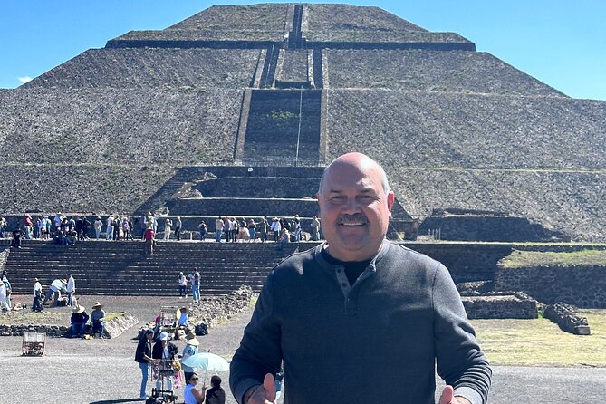 Balloon flight with pyramids tour and transportation from Mexico City - Globopuerto Aerostat check-in: coffee, forms, and calm before liftoff