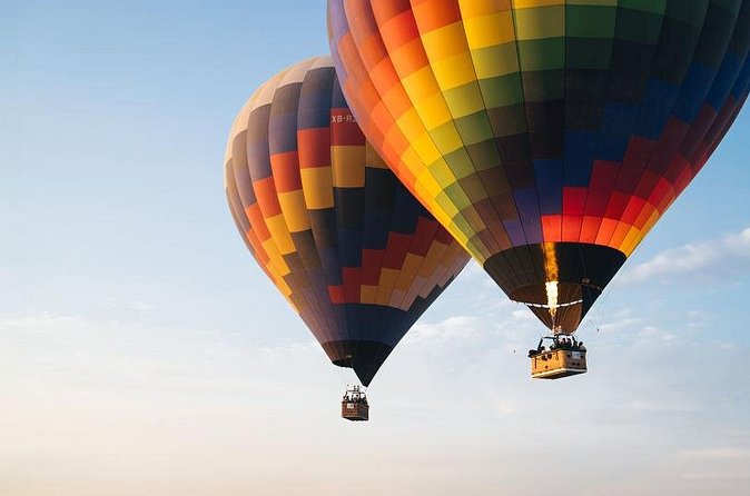 Balloon flight with pyramids tour and transportation from Mexico City - Flying over Teotihuacan: what wind means for your photos