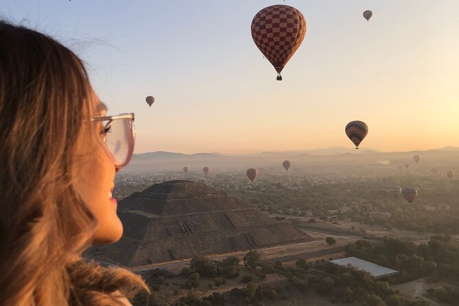 Balloon flight with pyramids tour and transportation from Mexico City - La Cueva Teotihuacán breakfast: the day’s best reset