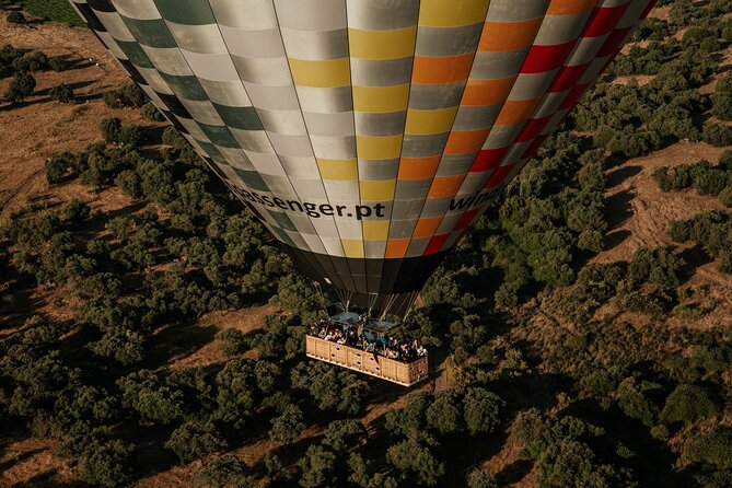 Balloon Ride with Champagne Toast from Monsaraz - Windpassenger setup: from balloon filling to lift-off