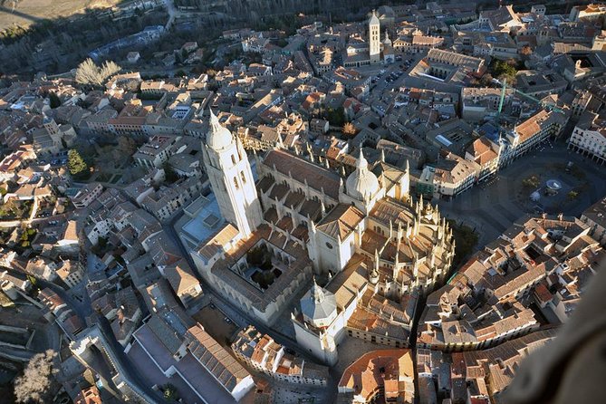 Balloon Rides in Segovia with Optional transportation from Madrid - Group size, family-run vibes, and how the team works