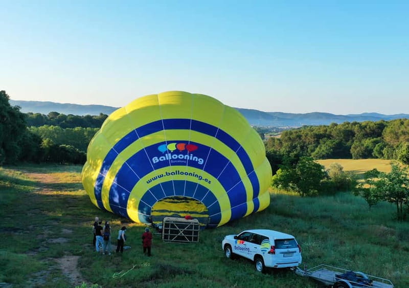 Barcelona Private VIP Balloon Flight with Pick-up Service - Before you lift off: setup, safety briefing, and what standing feels like