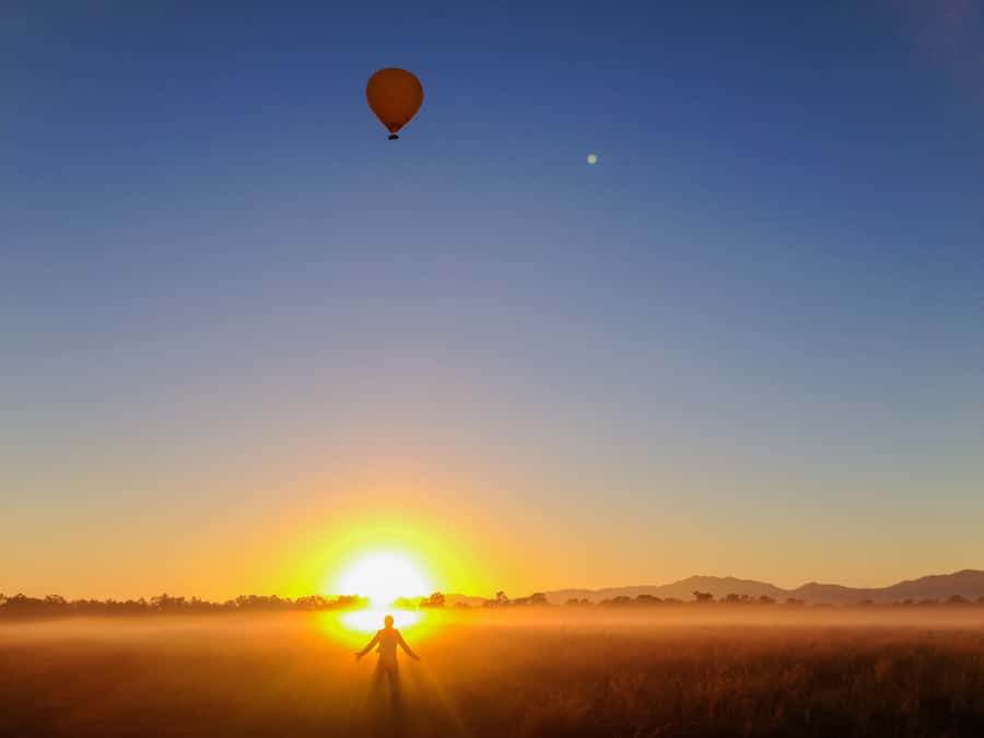 Cairns: Hot Air Balloon Flight with Transfers - Sunrise ballooning over the Atherton Tablelands: why the timing matters