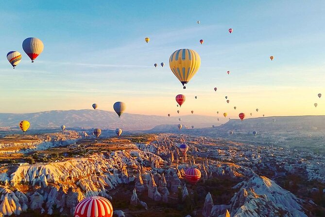 Cappadocia Sunrise Hot Air Balloon Watching Tour With Audio Guide - Stop 3: Göreme viewpoint for the big closing panorama