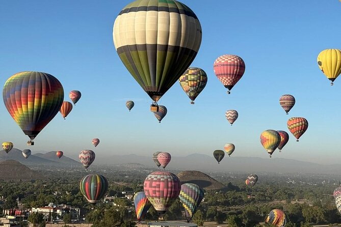 Eternal Experience Balloon flight over the Teotihuacan Pyramids - Guided Teotihuacán time: outdoors + learning + Pyramid of the Moon
