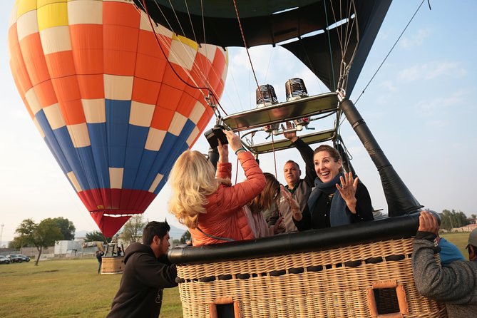 Full-Day Teotihuacan Hot Air Balloon Tour from Mexico City Including Transport - The calm before takeoff: certificates, champagne toast, and the breakfast plan