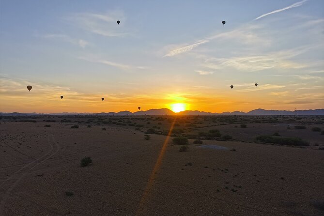 Hot air balloon flight at sunrise in Marrakech & breakfast - Landing calmly, then snack time with mint tea energy