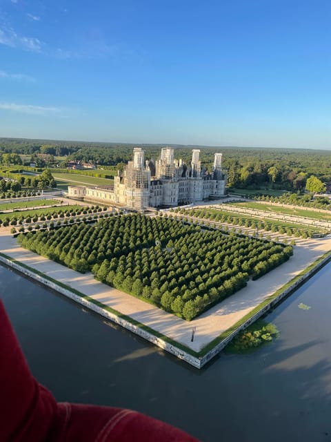 Hot air balloon flight: Flight over Sologne and castles - Floating over the Loire and château country at sunrise or sunset