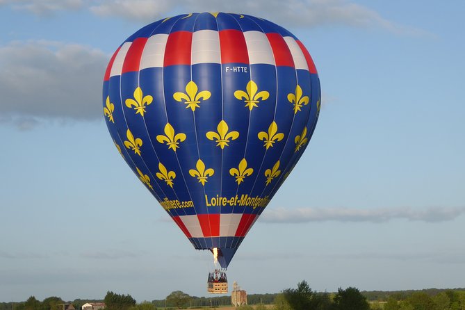 Hot Air Balloon Flight over the castle of Chenonceau / France - English Support and Practical Comfort Tips