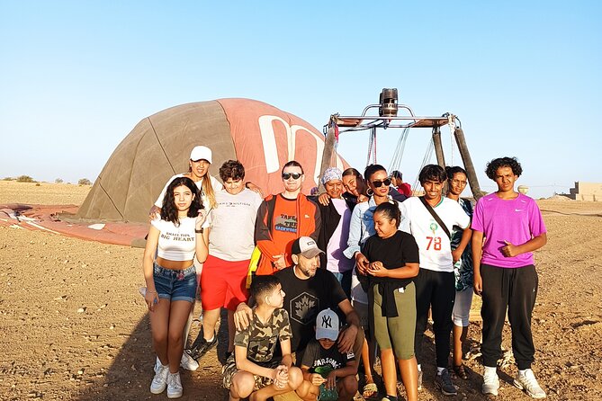 Hot air balloon flight to Marrakech in a small group. Breakfast - Inflation + safety briefing: how to stay calm when things get windy