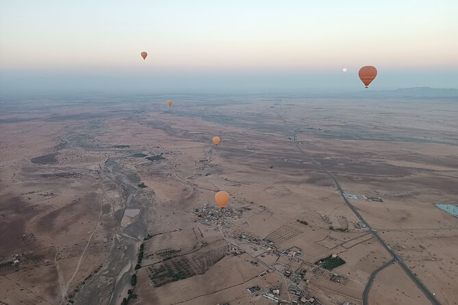 Hot air balloon flight to Marrakech in a small group. Breakfast - The Atlas Mountains timing: the 5:30 am start that’s worth it