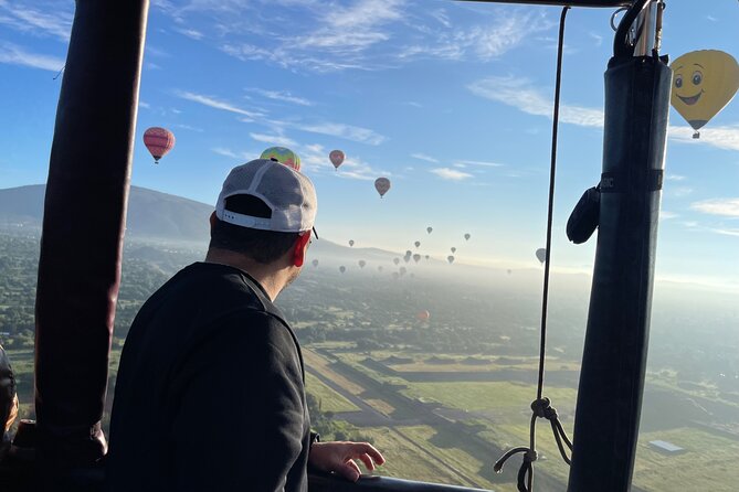 Hot Air Balloon Flight with Cave Breakfast - Teotihuacán pyramids and optional archaeology access for 1 hour