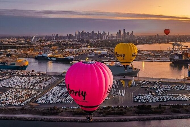 Hot Air Balloon Flights over Melbourne City (optional breakfast) - Where you fly: MCG, the Museum, and the CBD waking up