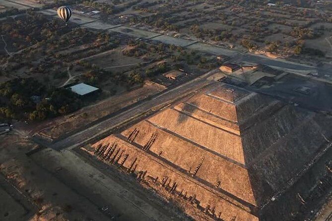Hot air balloon from CDMX and Restaurant la Gruta (ORIGINAL) - San Juan Teotihuacán balloon flight: the 45 minutes that resets your brain